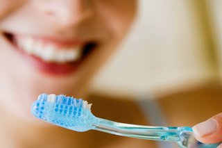 Cum să vă mențineți dinții curați